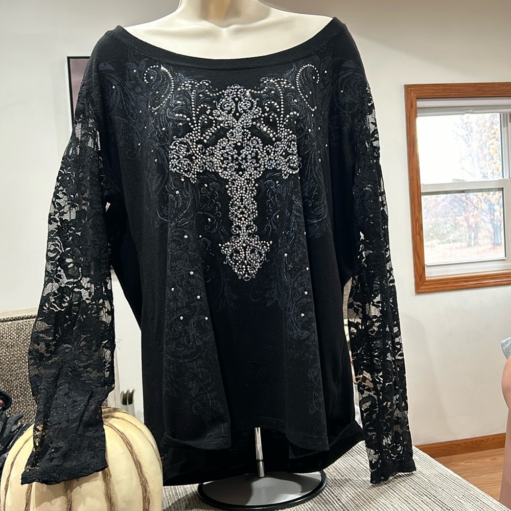 Maurice’s brand, size 1, black long sleeve with rhinestones on front.